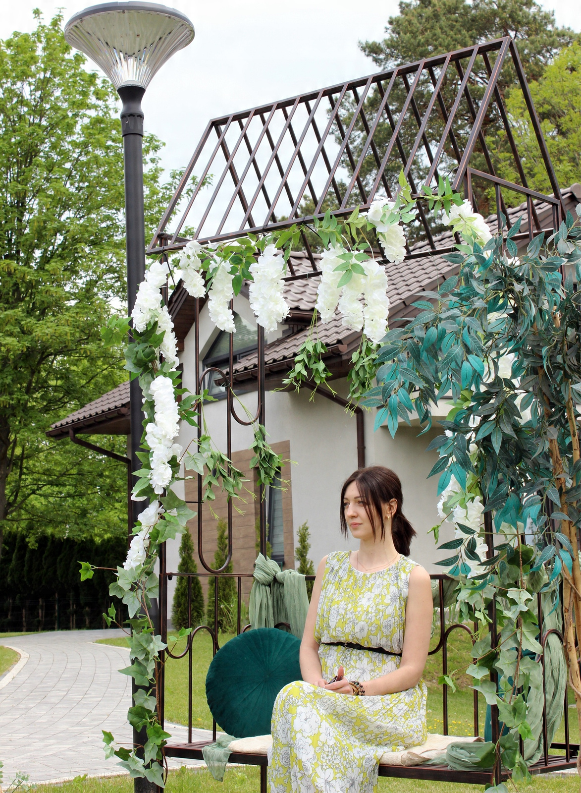 PERGOLA OGRODOWA Z ŁAWKĄ 123 x 63 x 252 CM ANTYCZNY BRĄZ - obrazek 11