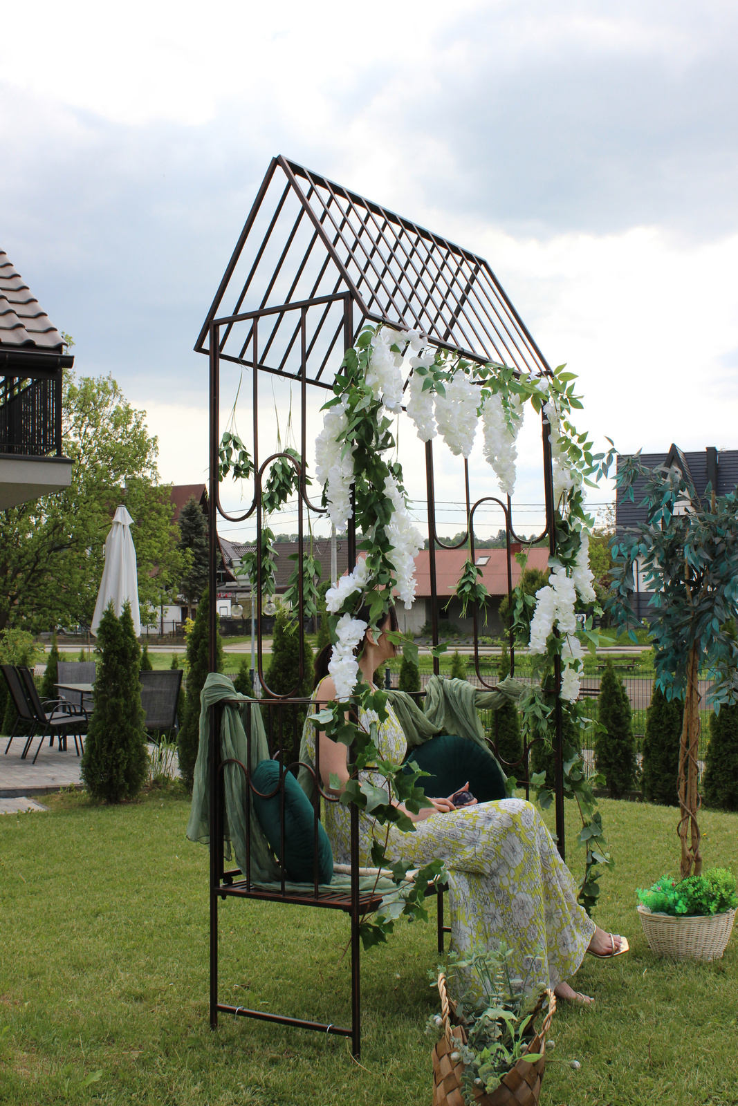 PERGOLA OGRODOWA Z ŁAWKĄ 123 x 63 x 252 CM ANTYCZNY BRĄZ - obrazek 6