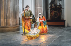KPL. 3 FIGUR PODŚWIETLANYCH - ŚW. RODZINA 150 CM MASA ŻYWICZNA *0466